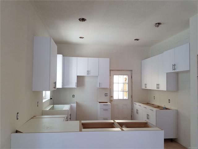 2634 W 27th Ave