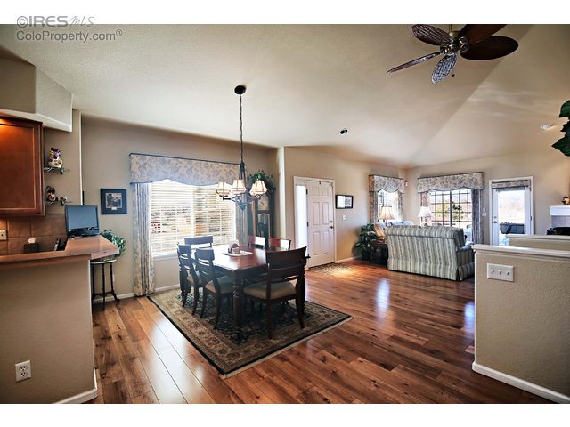 327 Lilac Pl