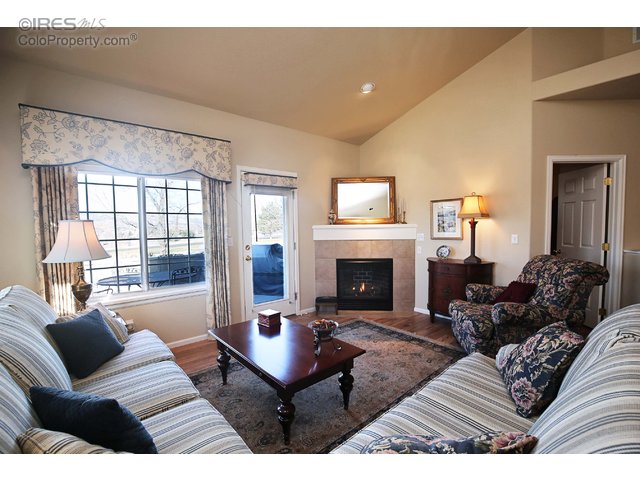 327 Lilac Pl