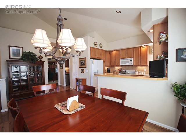 327 Lilac Pl