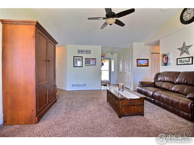 201 Settlers Cv