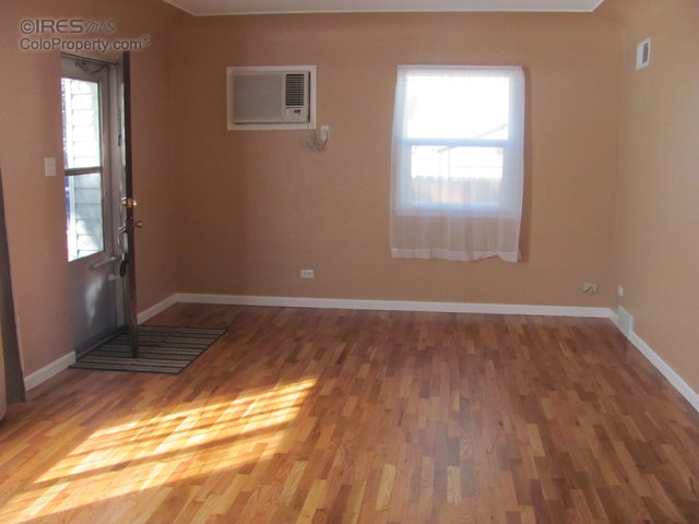 215 Eaton St