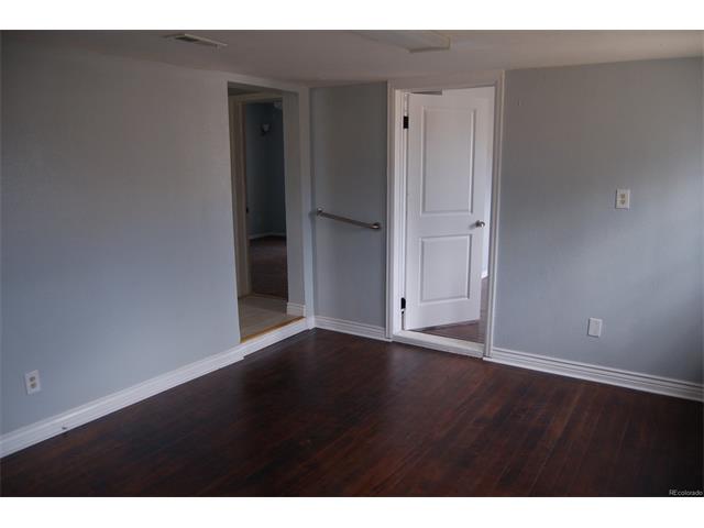 827 Clark St