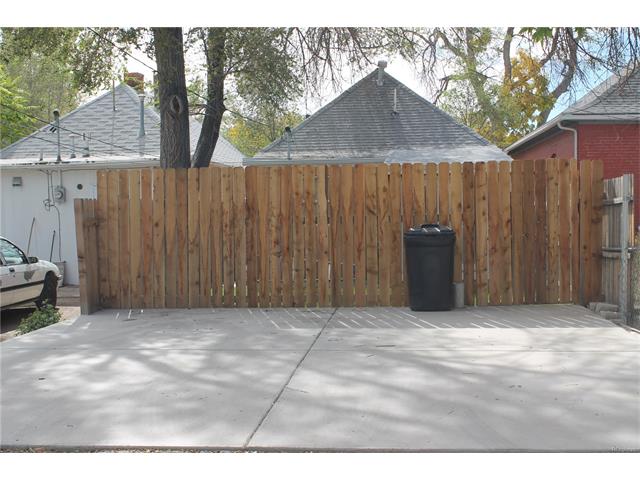 823 W 11th St
