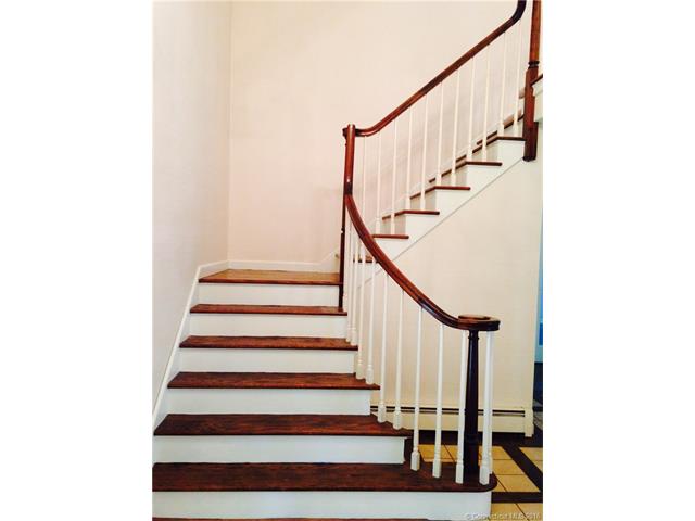 For Sale: 4 Ardsley Way Avon, CT 06001