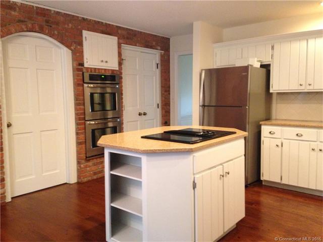 For Sale: 4 Ardsley Way Avon, CT 06001