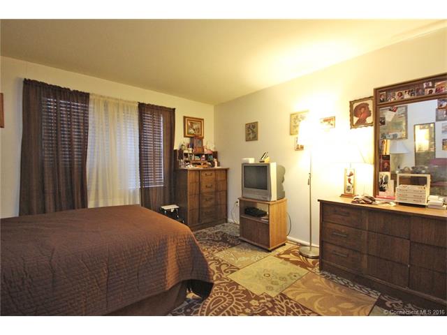 For Sale: 1079 Blue Hills Ave #F Bloomfield, CT 06002