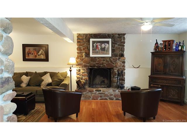 87 Julia Rd