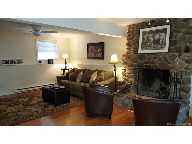 87 Julia Rd