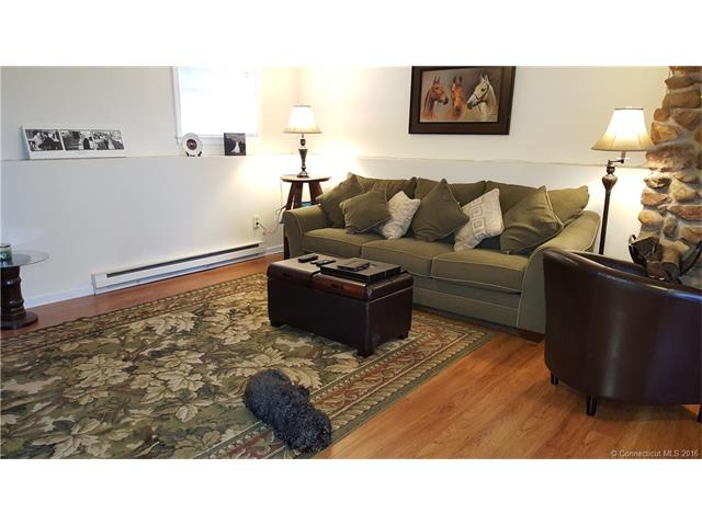 87 Julia Rd