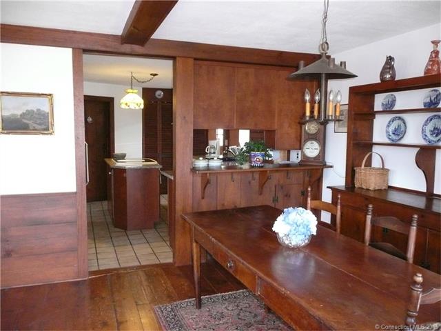For Sale: 124 Bunker Hill Rd Canton, CT 06019