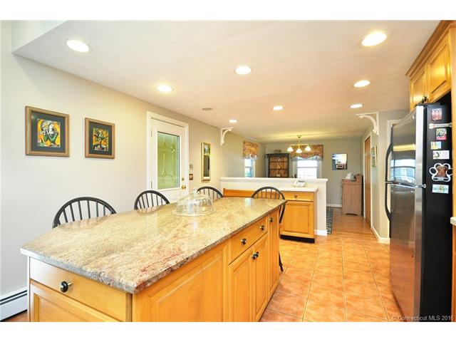 8 Highfields Dr