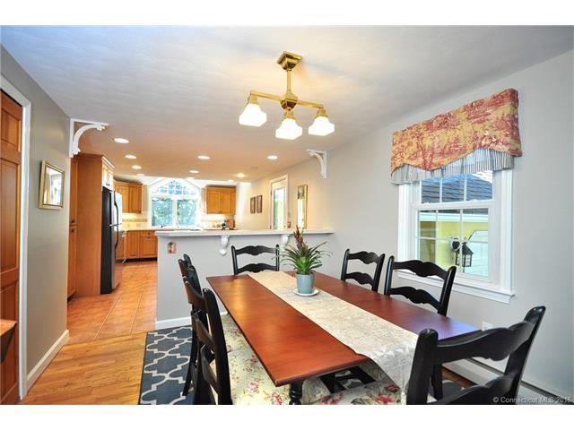 8 Highfields Dr