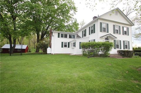 15 Trevor Ln