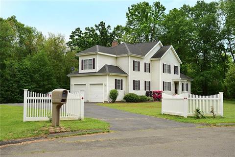 15 Trevor Ln