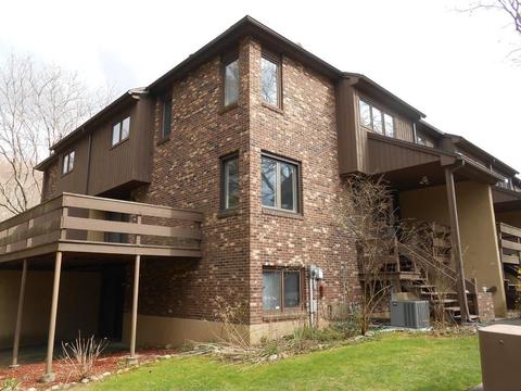 215 Great Swamp Rd