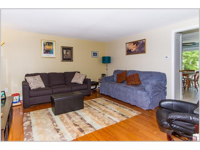 For Sale: 6 Boxwood Ln #6 Glastonbury, CT 06033