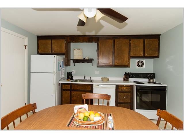 For Sale: 6 Boxwood Ln #6 Glastonbury, CT 06033