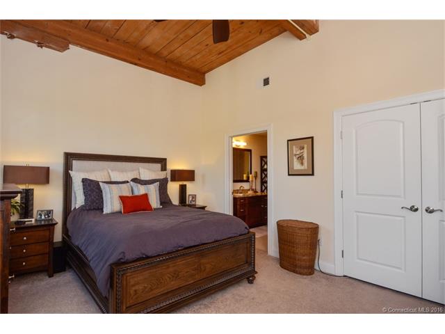 10 Main St #320