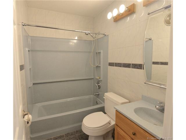 32 Thompson Rd #5C
