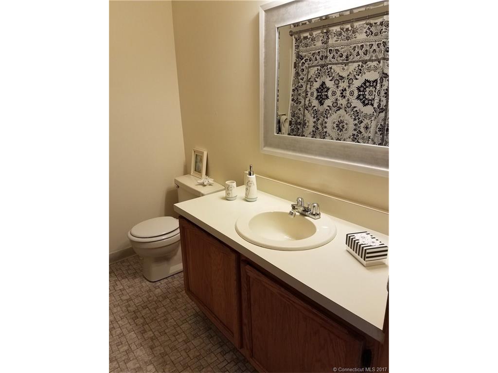 30 New Hampshire Dr #7A