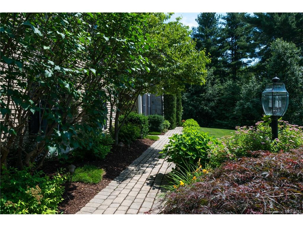 6 Eastview Dr