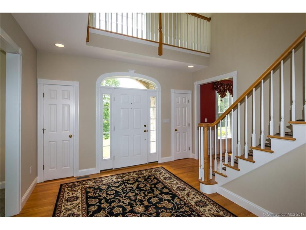 6 Eastview Dr