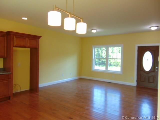 38 Glastonbury Ave
