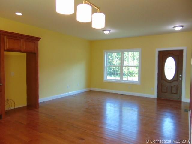 38 Glastonbury Ave