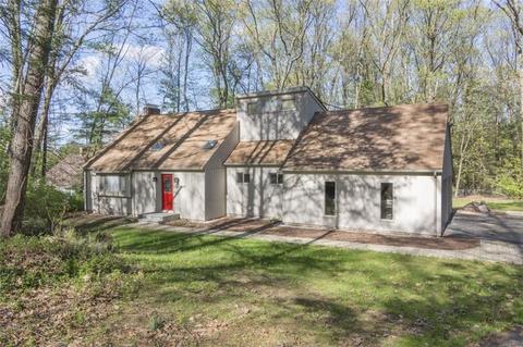 13 Powder Horn Dr