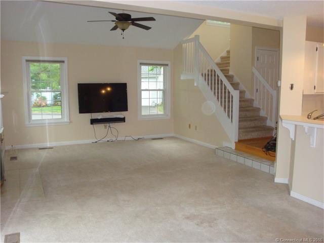 8 Stratton Forest Way #APT 8, Simsbury CT 06070