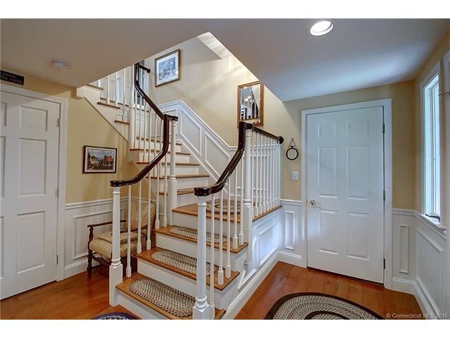 For Sale: 127 S Mill Dr #APT 127 South Glastonbury, CT 06073
