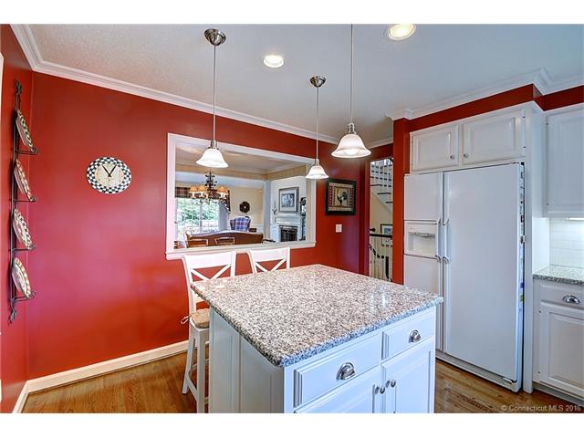 For Sale: 127 S Mill Dr #APT 127 South Glastonbury, CT 06073
