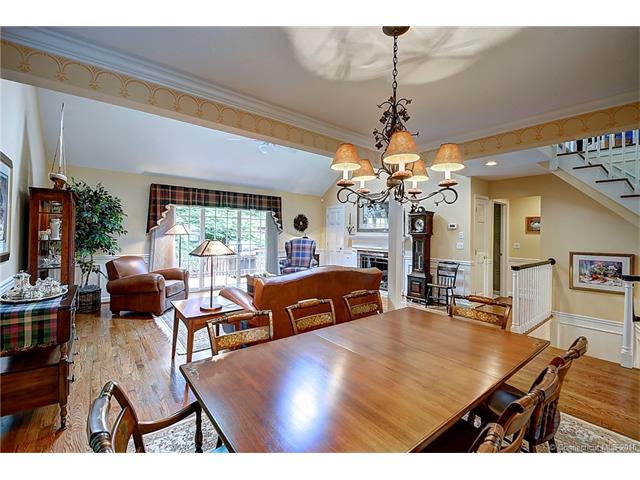 For Sale: 127 S Mill Dr #APT 127 South Glastonbury, CT 06073