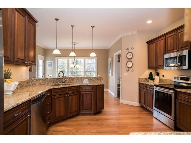 190 Shadow Pond Ln