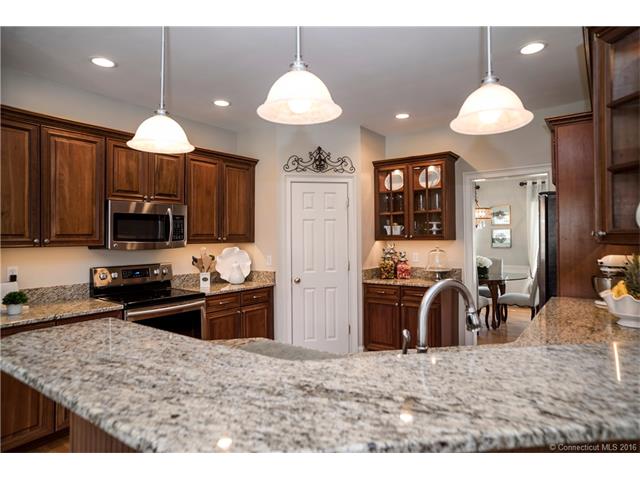 190 Shadow Pond Ln