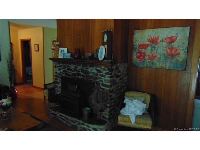 For Sale: 6 Cedar Ln Unionville, CT 06085