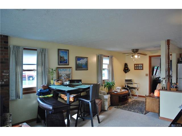 88 E Lake St
