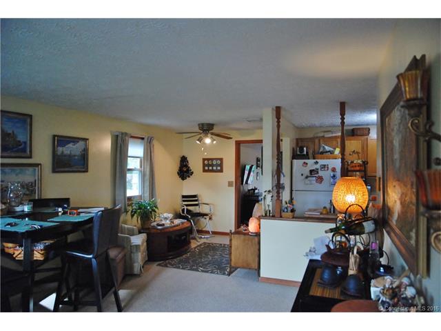 88 E Lake St