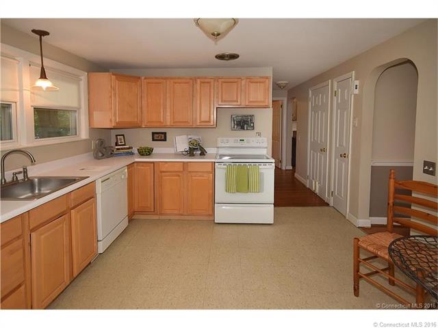 For Sale: 1538 Boulevard West Hartford, CT 06107