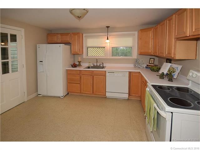 For Sale: 1538 Boulevard West Hartford, CT 06107