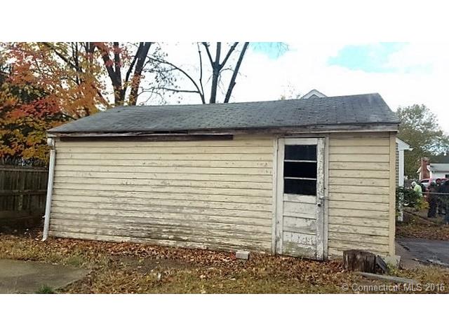 49 Wells Ave