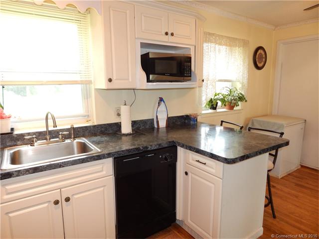 For Sale: 1 Mountain Laurel Dr #APT 1 Wethersfield, CT 06109