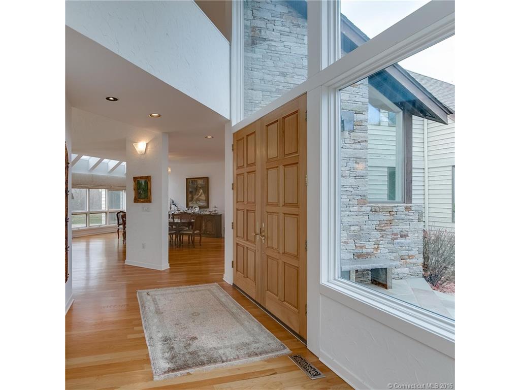 91 Balfour Dr