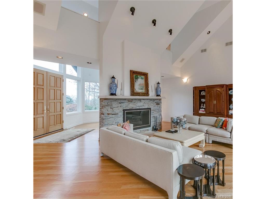 91 Balfour Dr