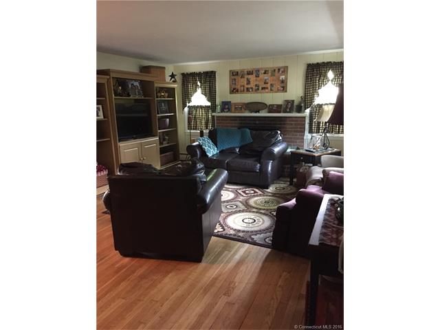 For Sale: 27 Franklin Dr Brooklyn, CT 06234