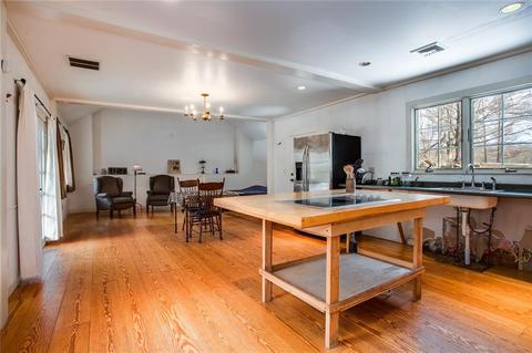 797 Pomfret Rd