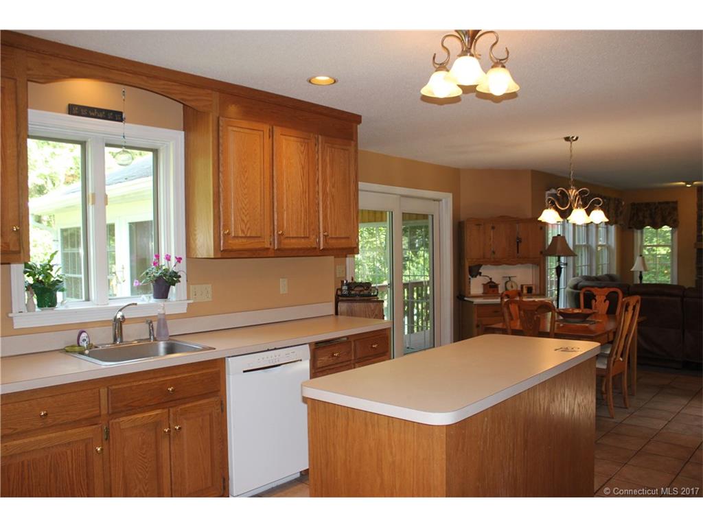 16 Winthrop Dr