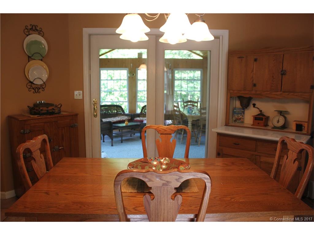 16 Winthrop Dr
