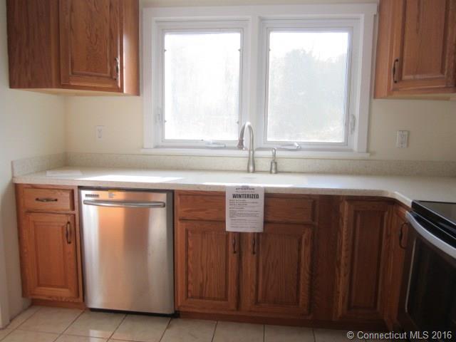 24 Pine Woods Ln
